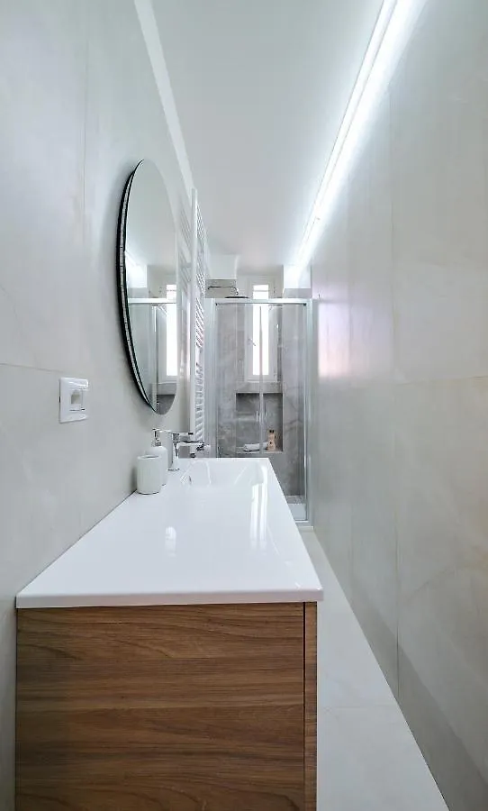 Suity I Cozy Leila Apartment Milano 0*,  İtalya